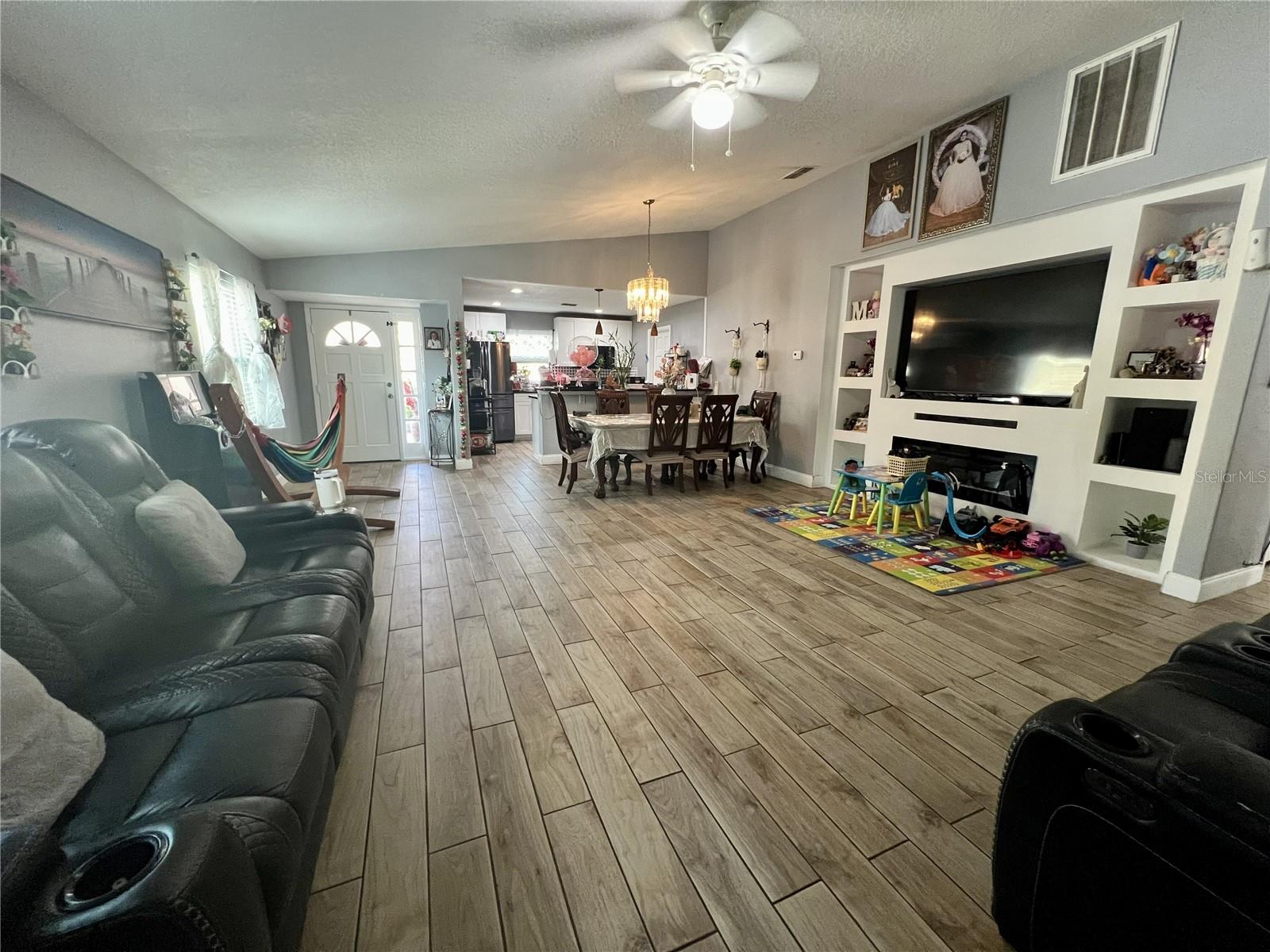 Image 4 of 20 For 10804 Myrtle Street