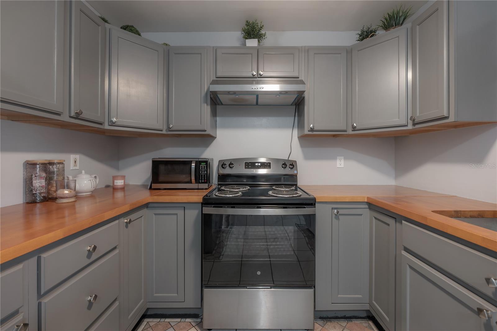 Image 8 of 30 For 714 Belt Court