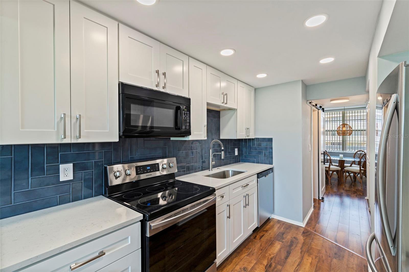 Image 11 of 37 For 4895 Bay Street Ne 207