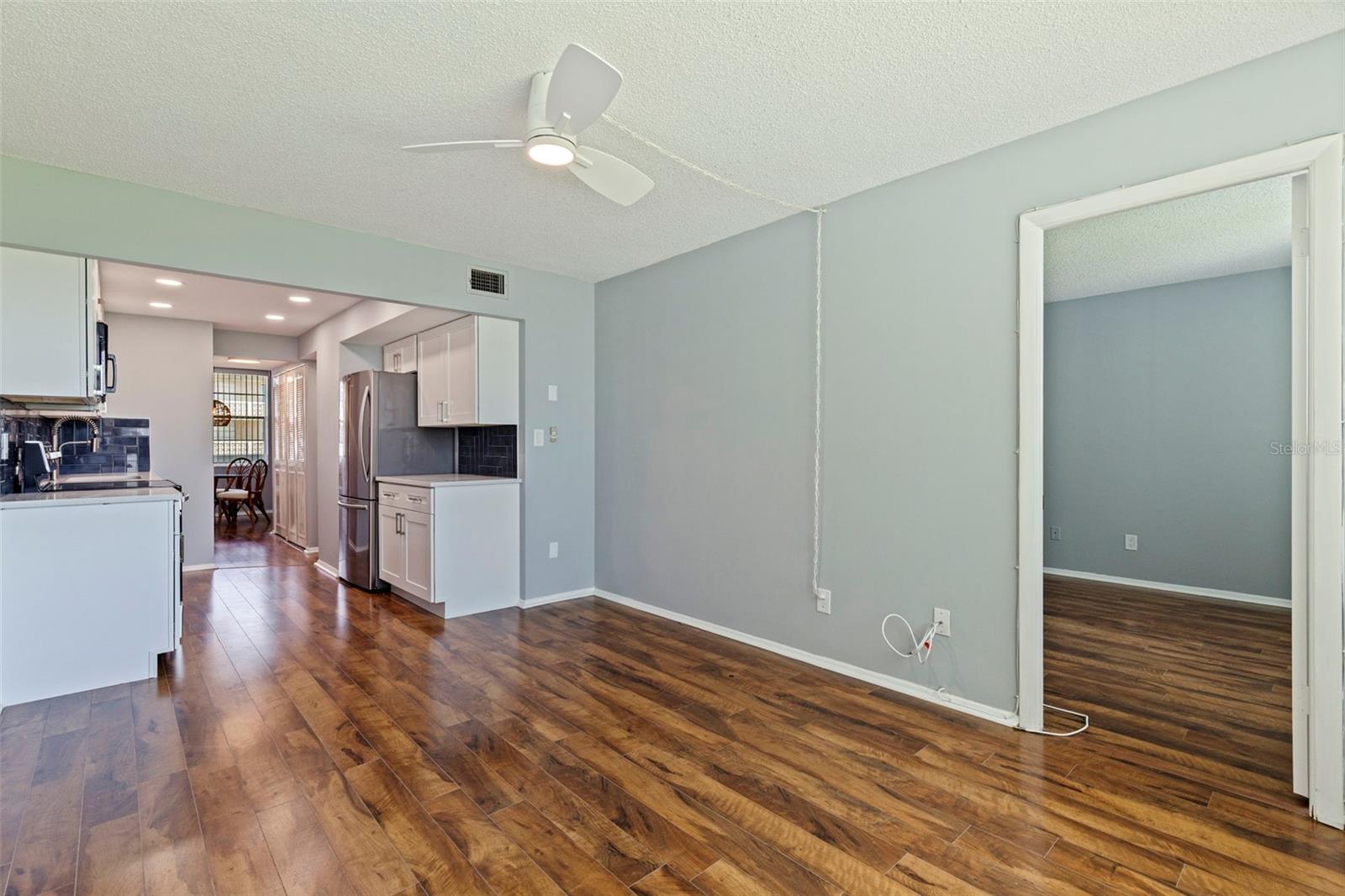 Image 15 of 37 For 4895 Bay Street Ne 207