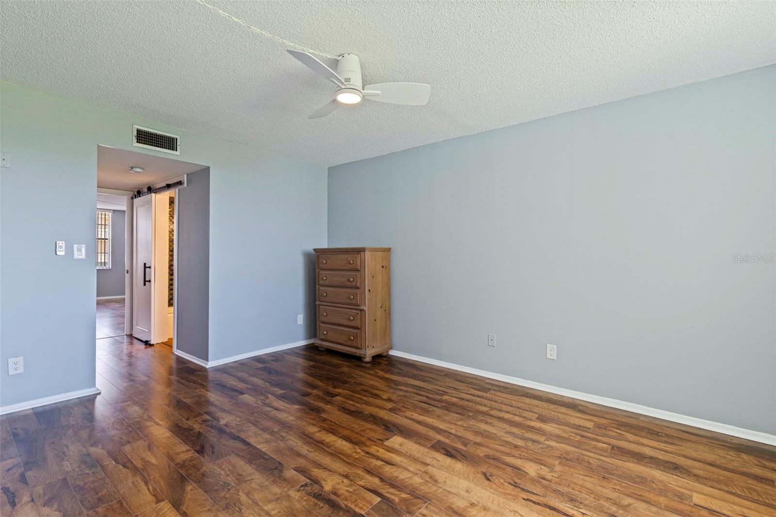 Image 16 of 37 For 4895 Bay Street Ne 207