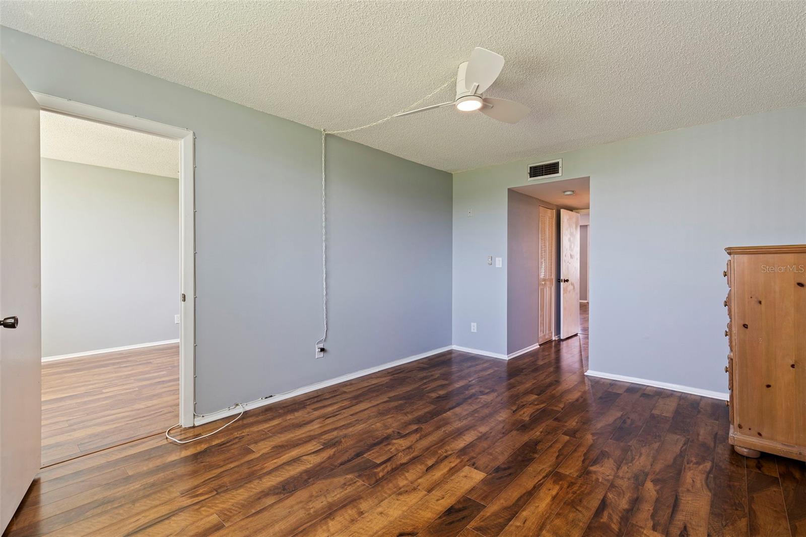 Image 17 of 37 For 4895 Bay Street Ne 207