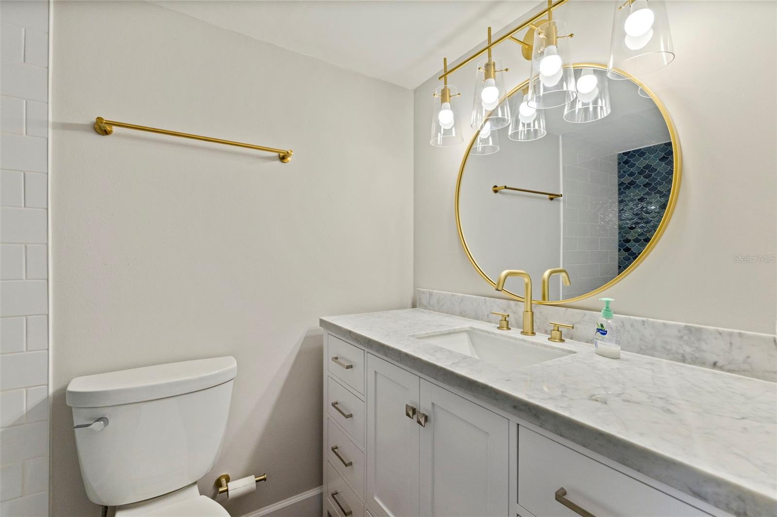 Image 20 of 37 For 4895 Bay Street Ne 207