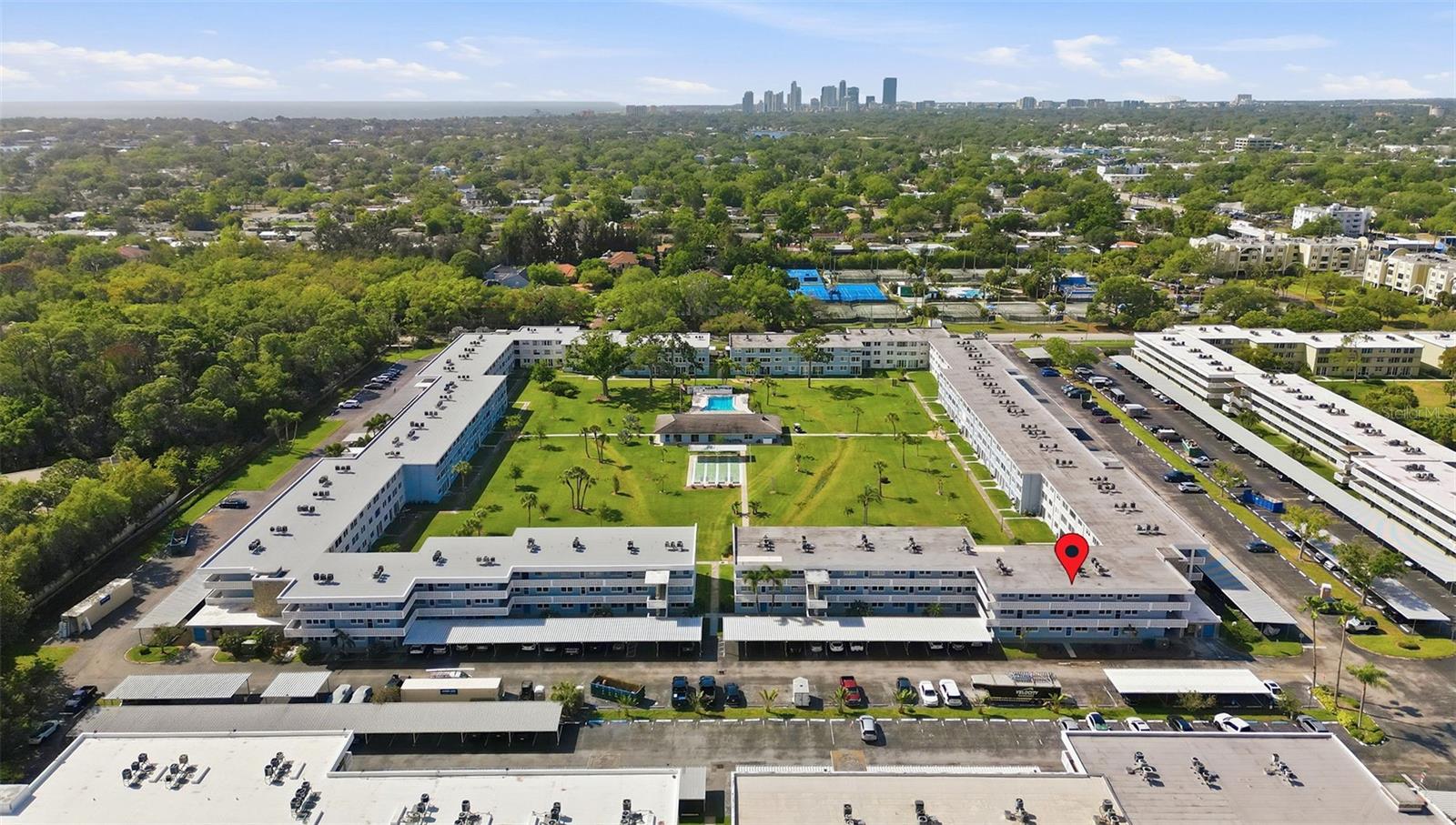 Image 29 of 37 For 4895 Bay Street Ne 207