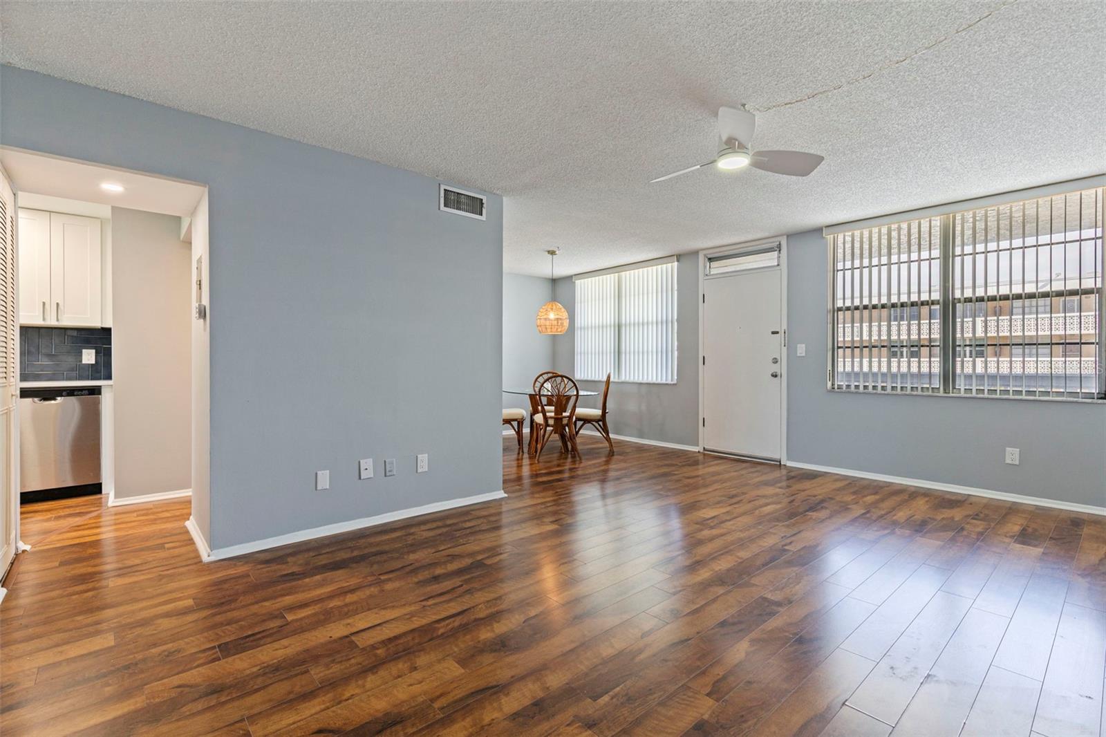 Image 3 of 37 For 4895 Bay Street Ne 207