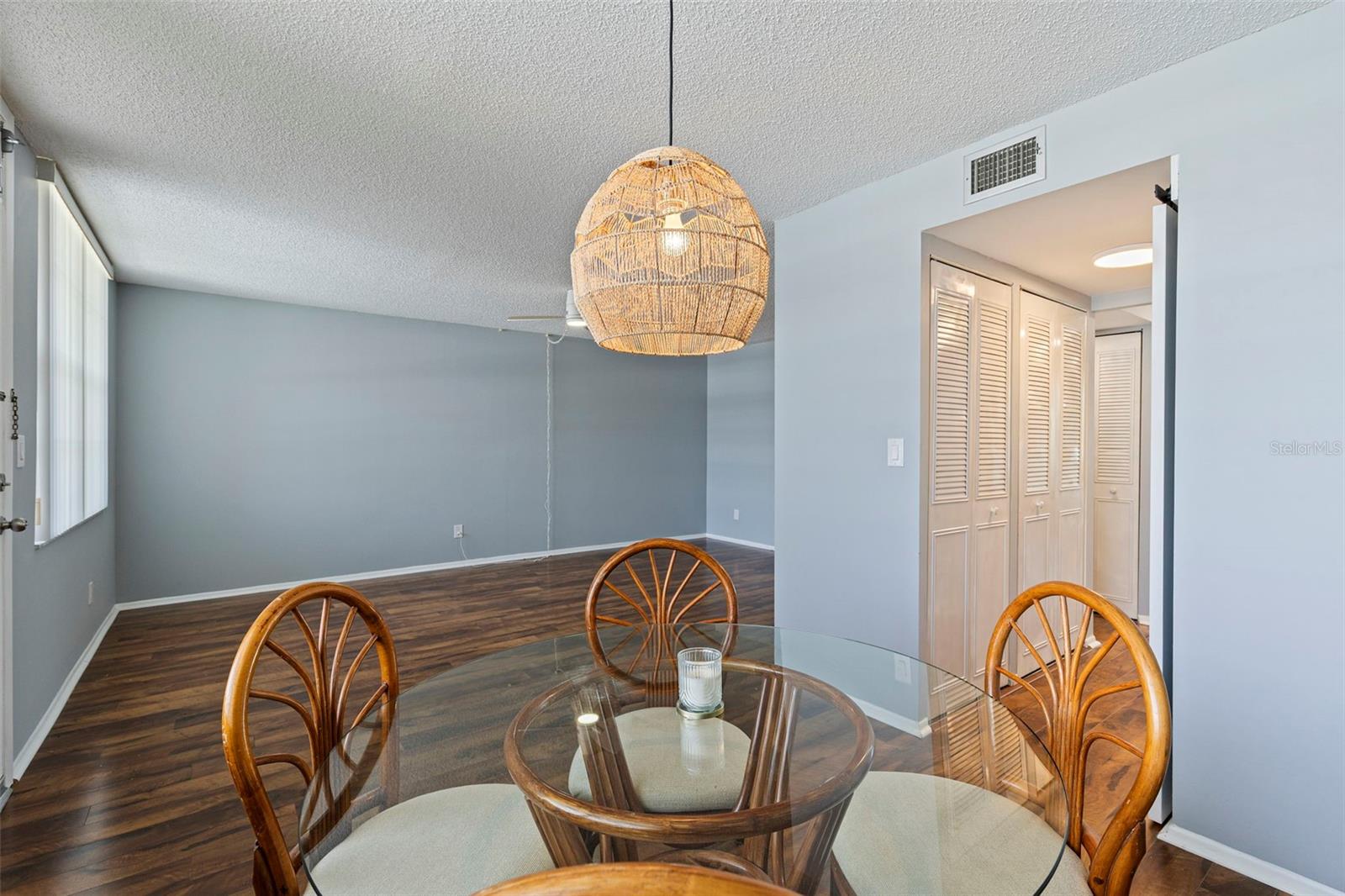 Image 6 of 37 For 4895 Bay Street Ne 207