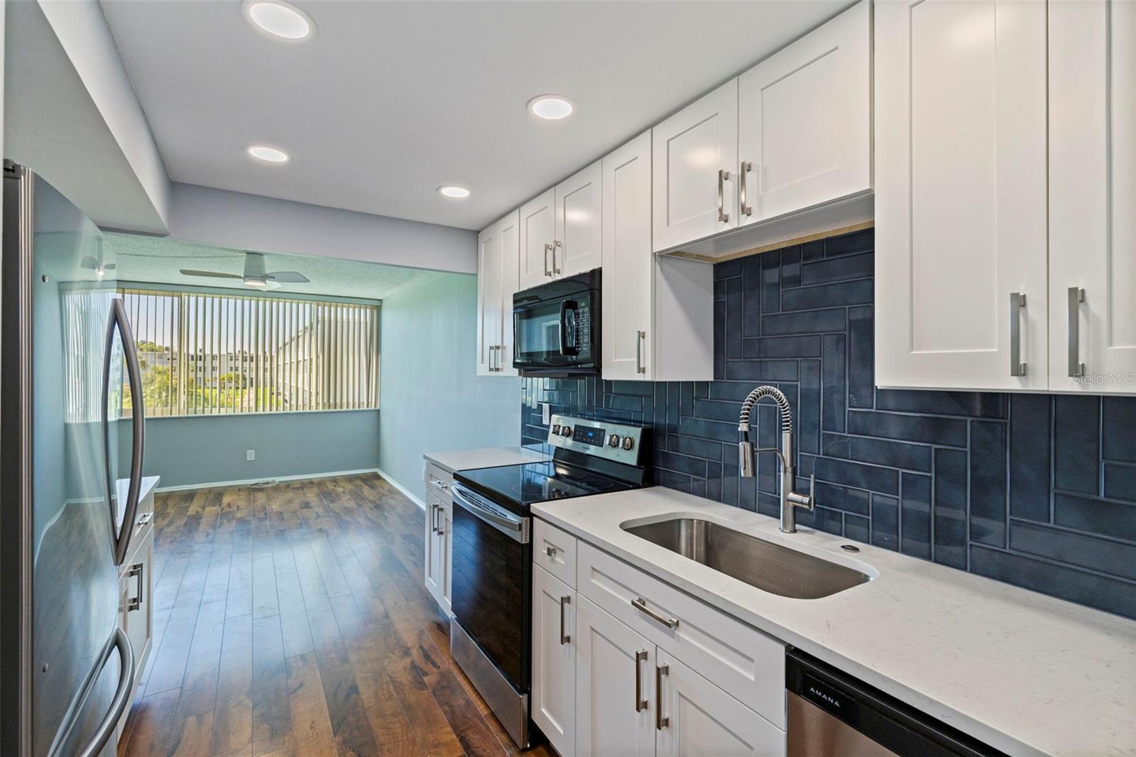 Image 7 of 37 For 4895 Bay Street Ne 207