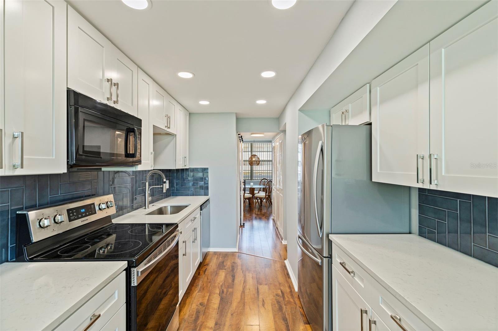 Image 9 of 37 For 4895 Bay Street Ne 207