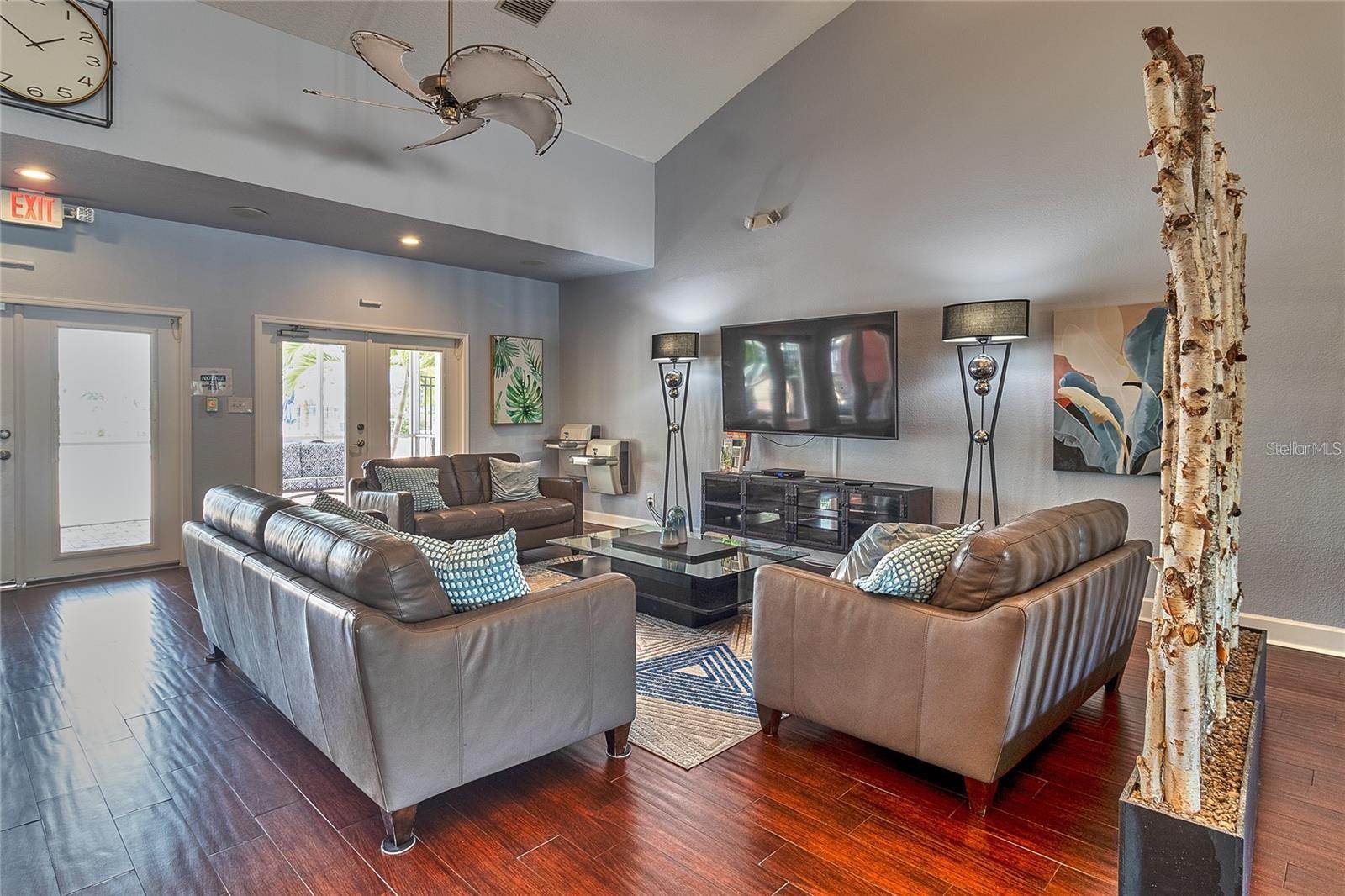 Image 19 of 21 For 3893 Pompano Drive Se C