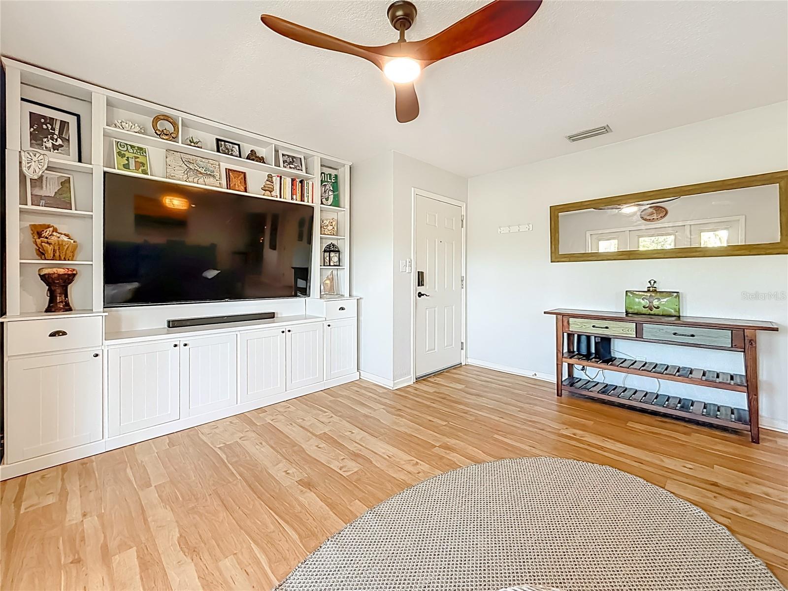 Image 2 of 21 For 3893 Pompano Drive Se C