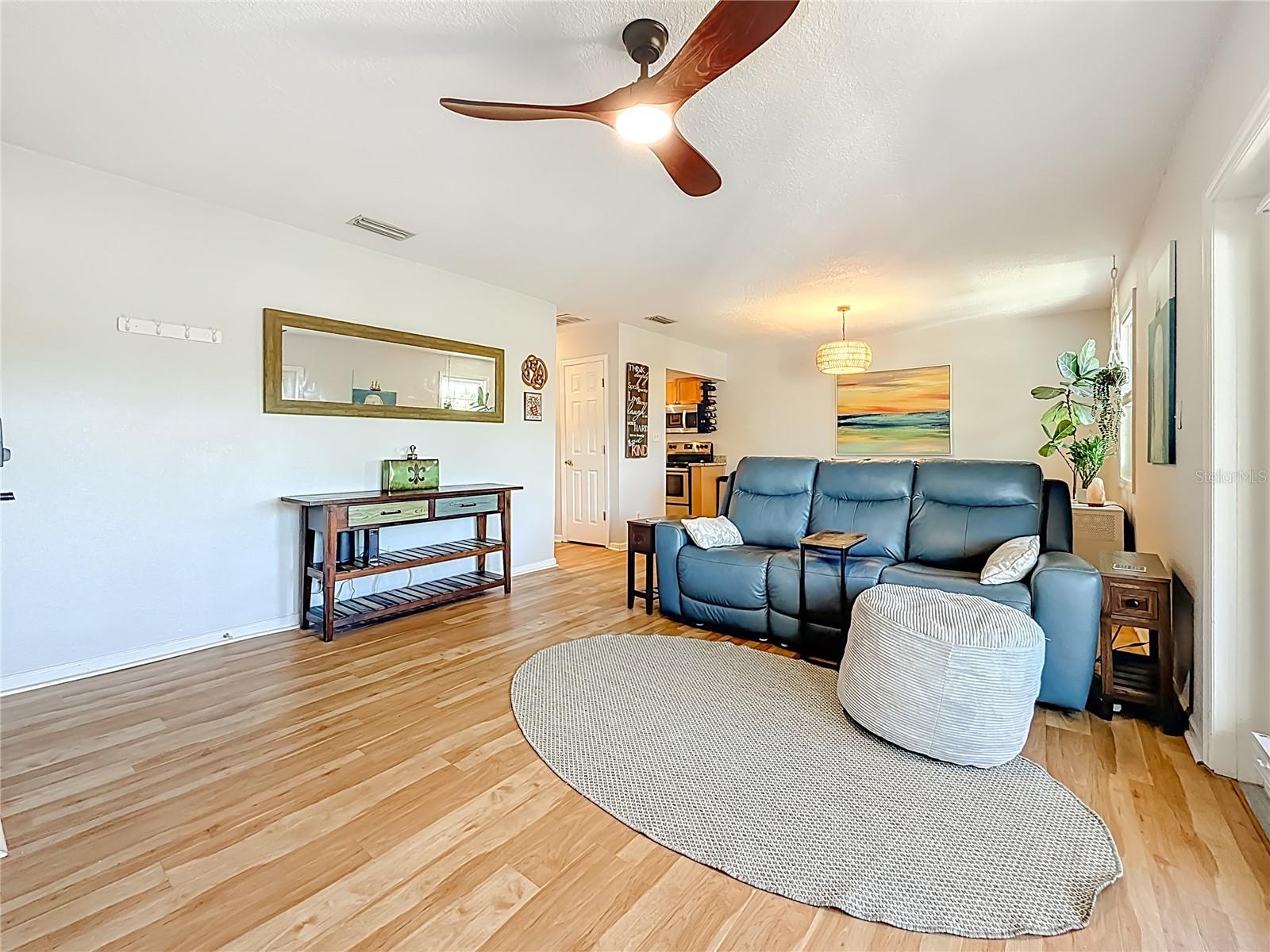 Image 3 of 21 For 3893 Pompano Drive Se C