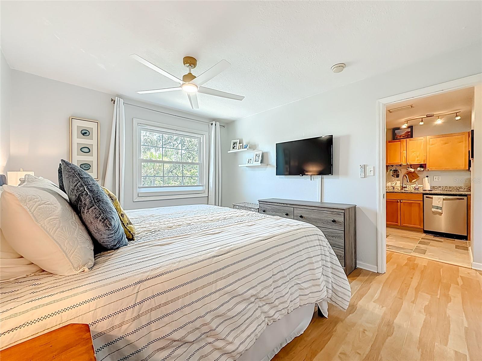 Image 7 of 21 For 3893 Pompano Drive Se C