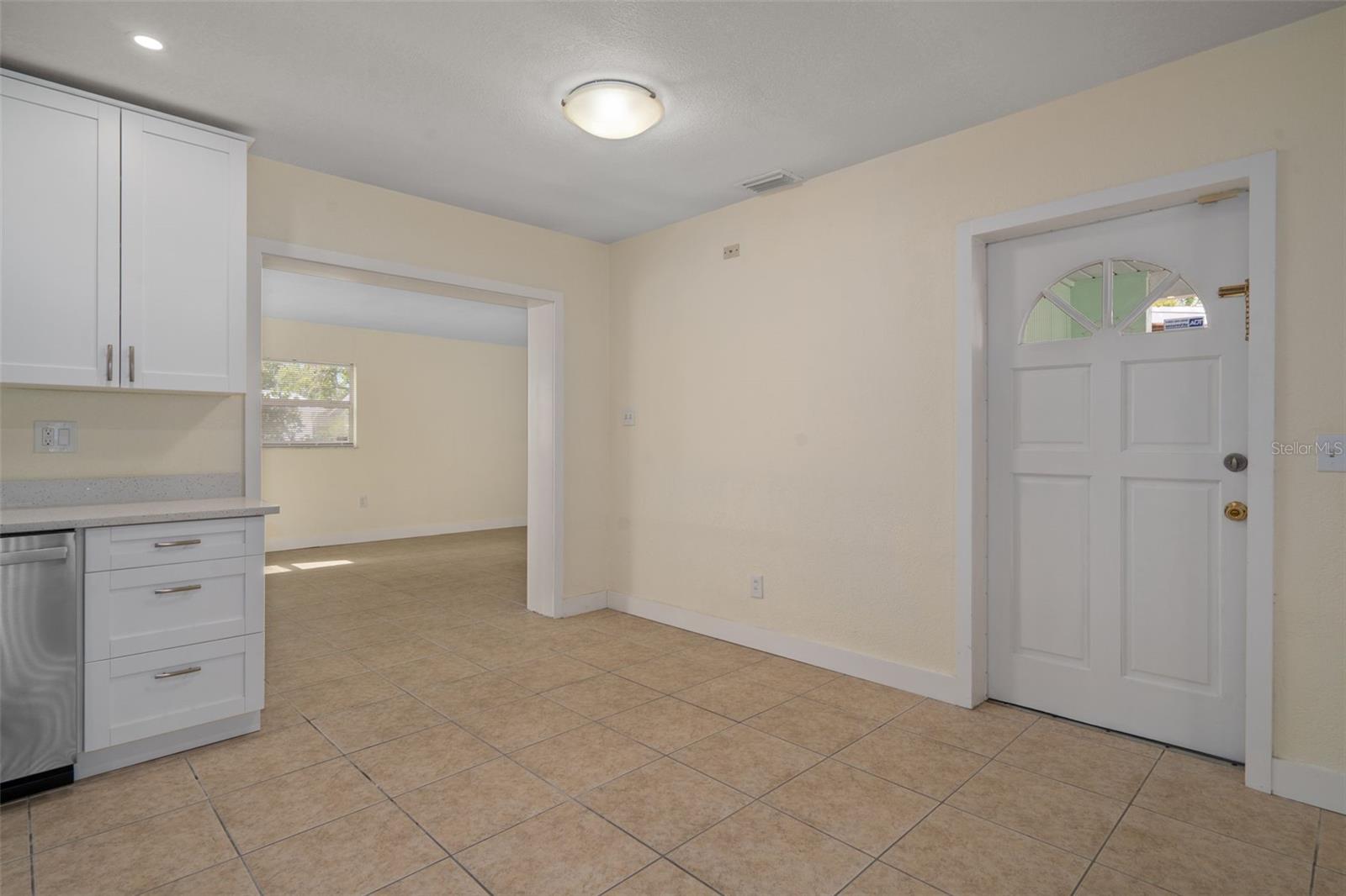 Image 17 of 62 For 4808 Euclid Avenue