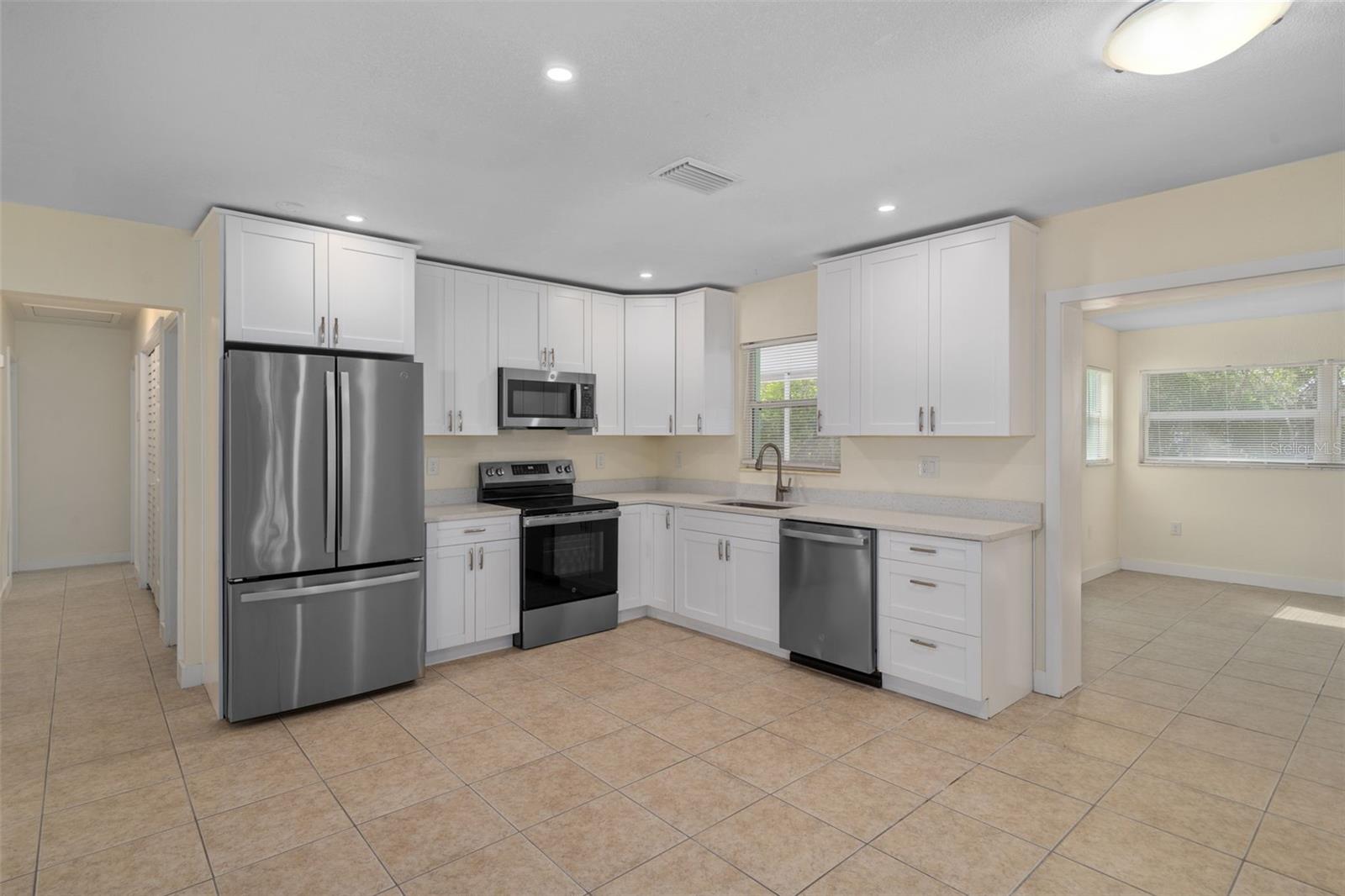 Image 19 of 62 For 4808 Euclid Avenue