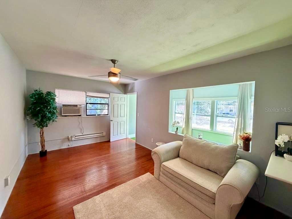 Image 8 of 18 For 543 13th Avenue S 1-2