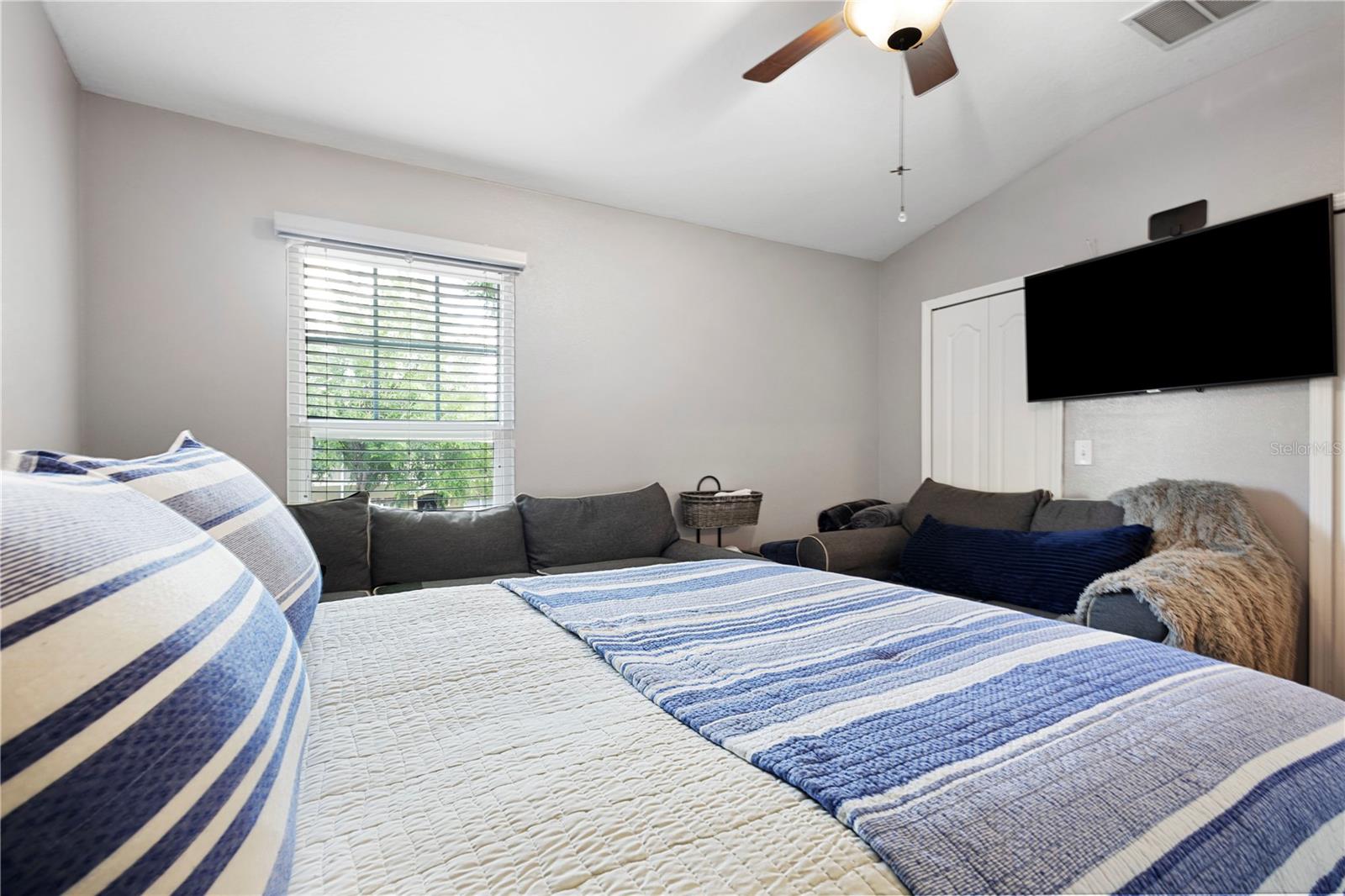 Image 25 of 31 For 12351 Foxmoor Peak Drive