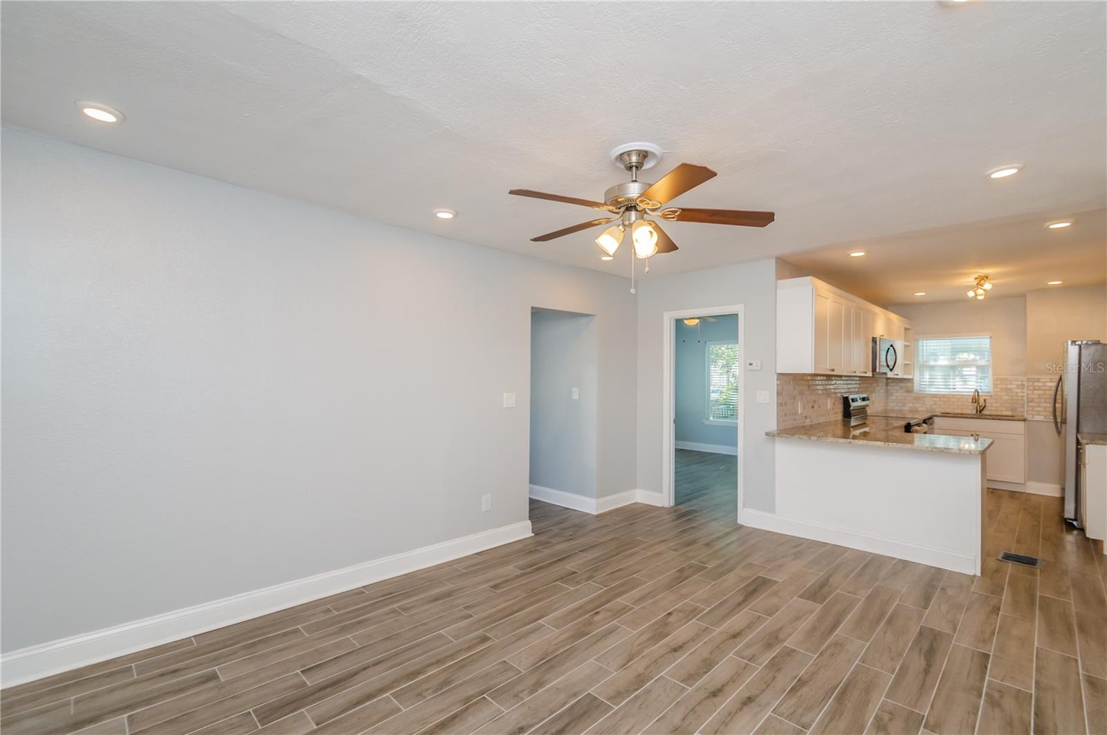 Image 11 of 25 For 2401 2nd Avenue N