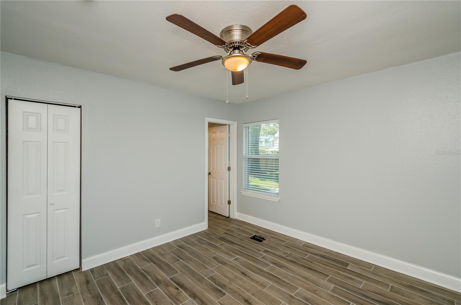 Image 14 of 25 For 2401 2nd Avenue N