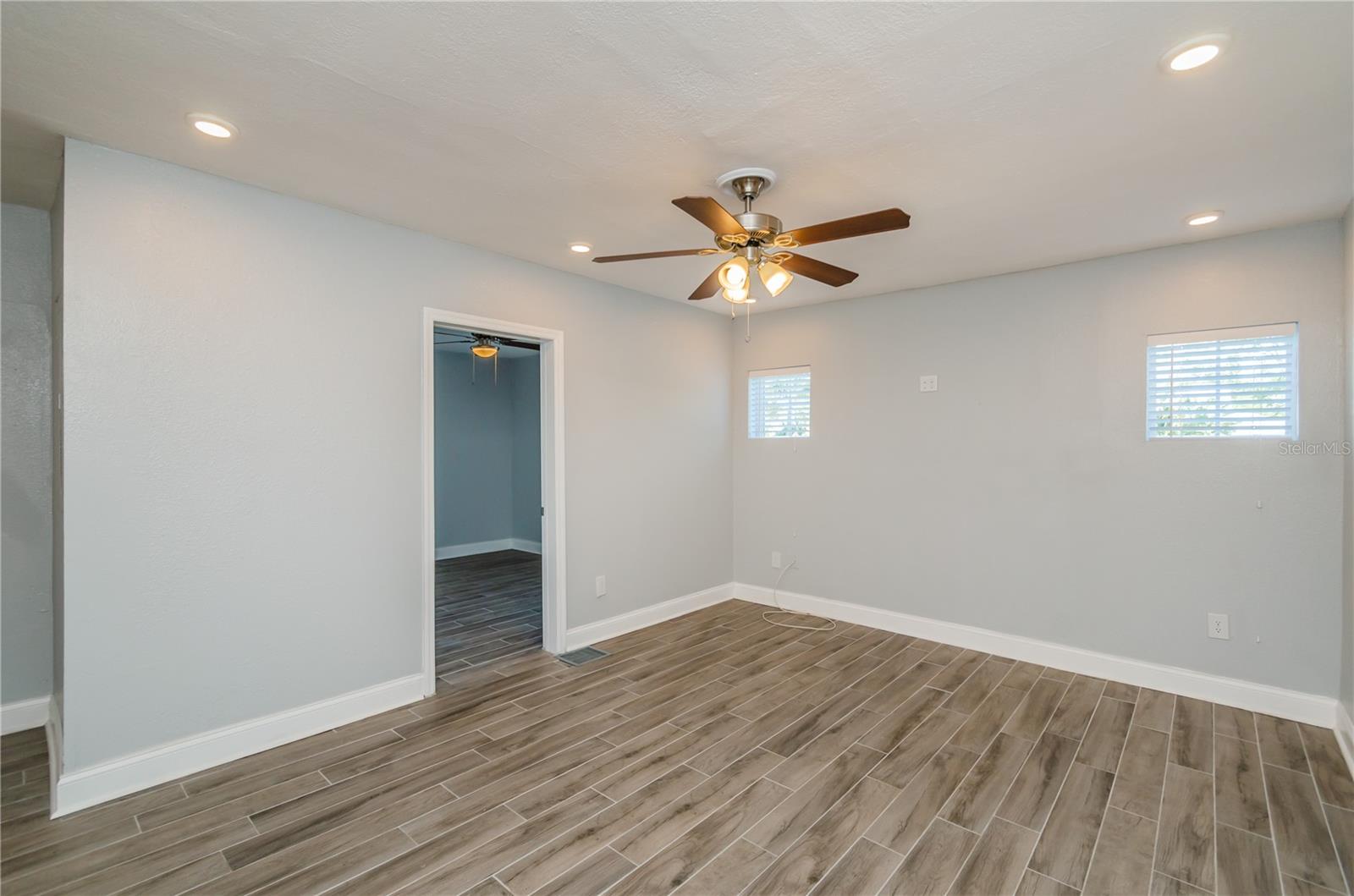 Image 16 of 25 For 2401 2nd Avenue N