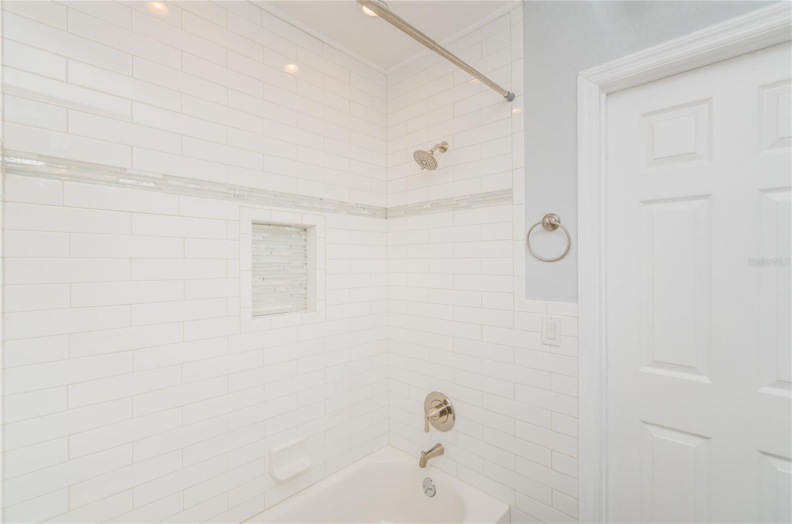 Image 18 of 25 For 2401 2nd Avenue N