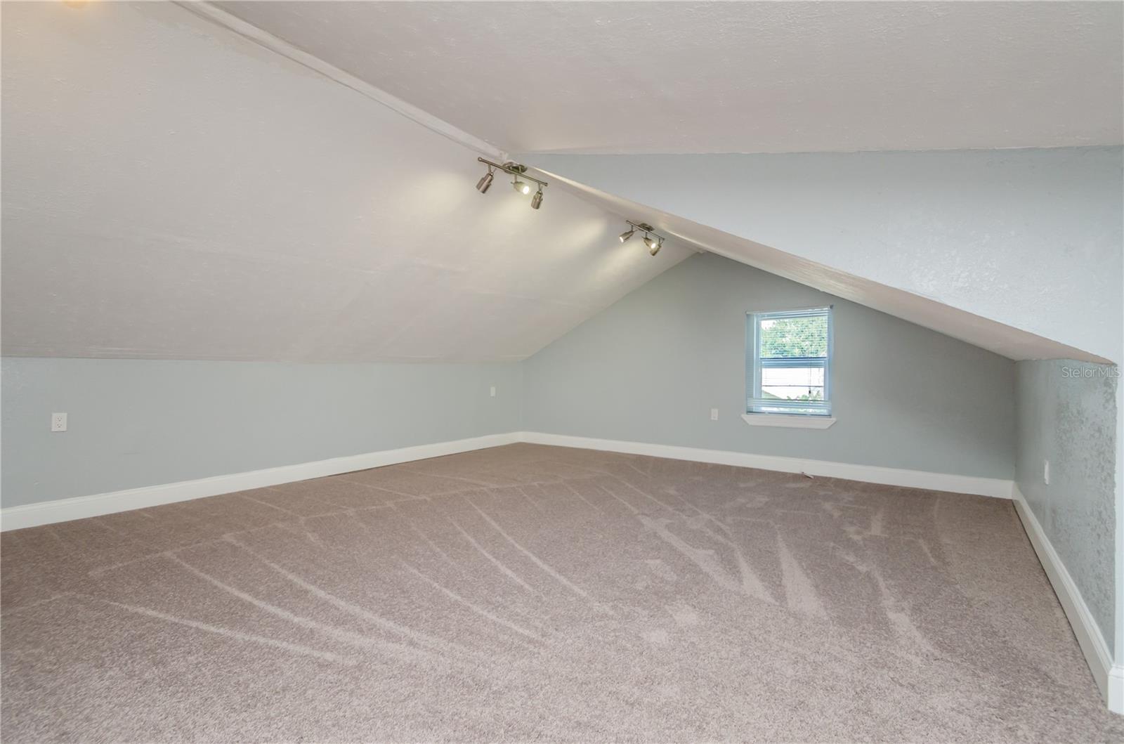 Image 21 of 25 For 2401 2nd Avenue N