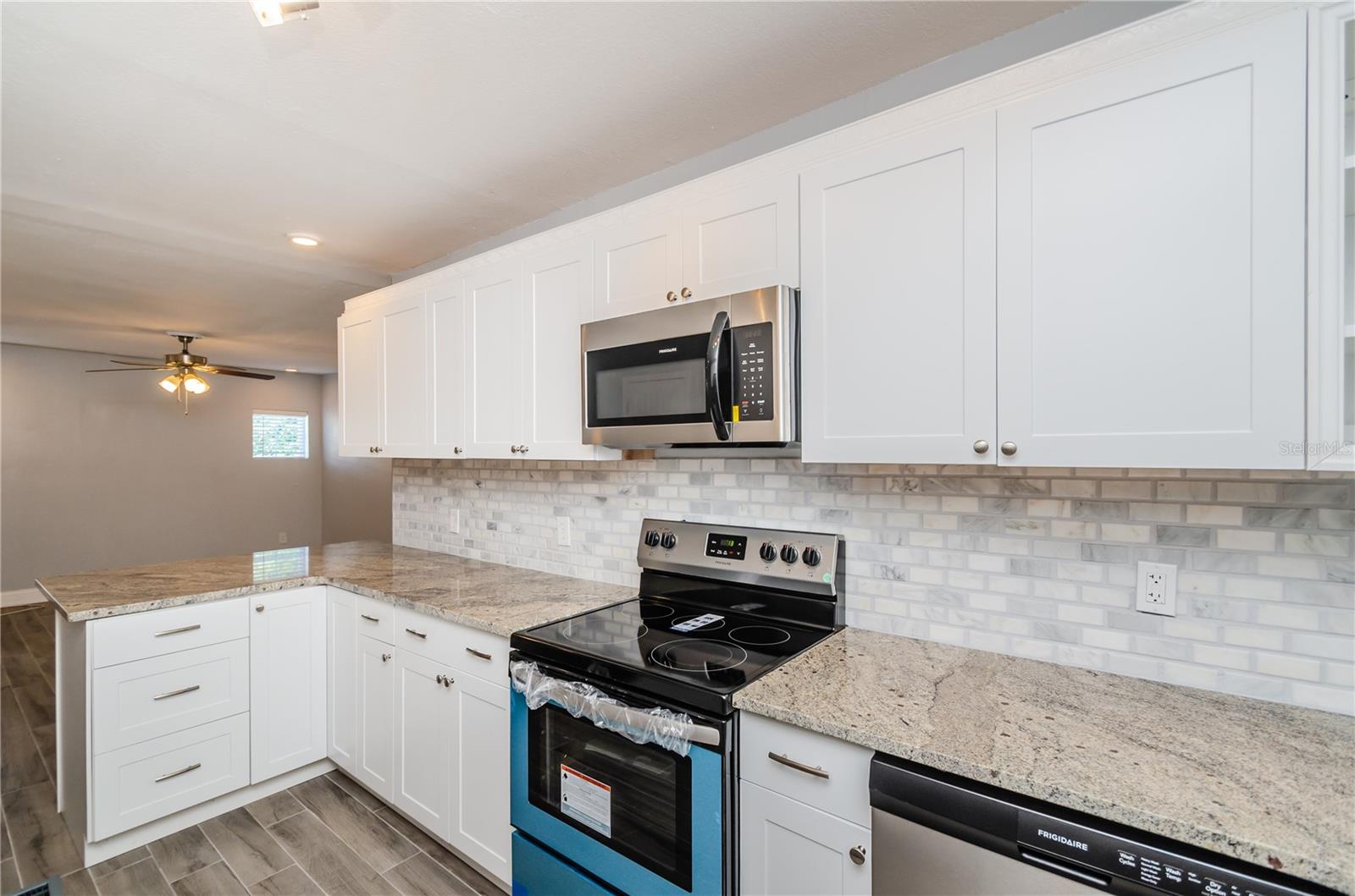 Image 5 of 25 For 2401 2nd Avenue N