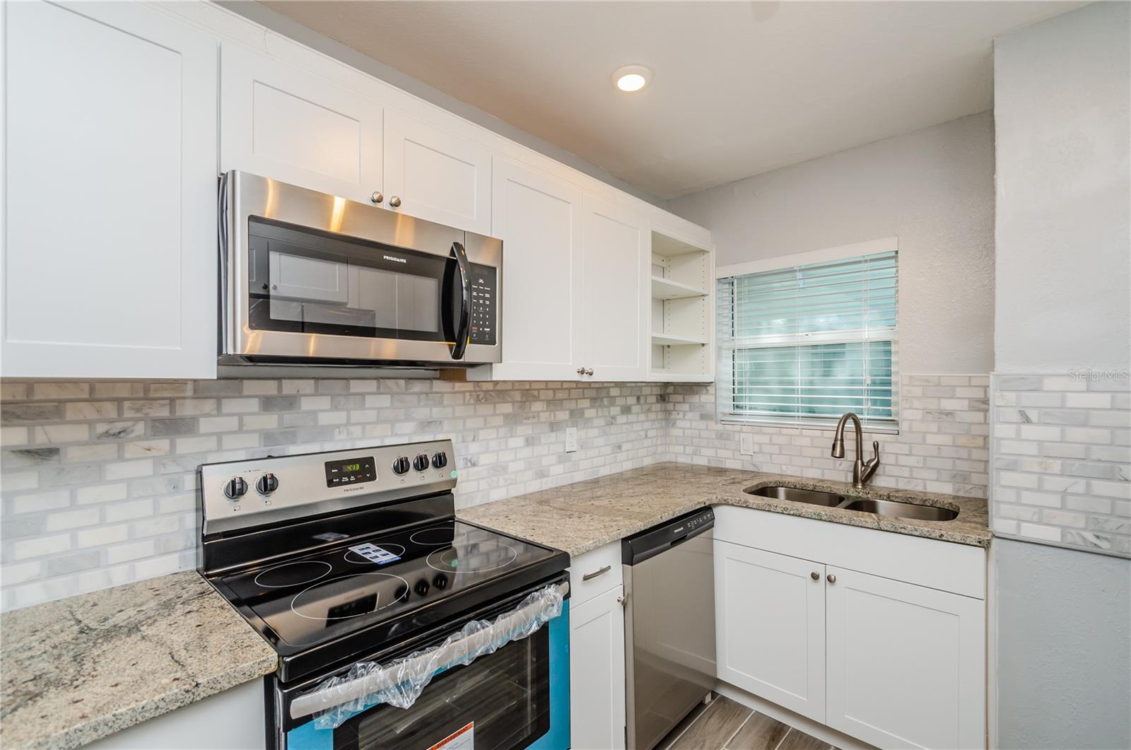 Image 6 of 25 For 2401 2nd Avenue N