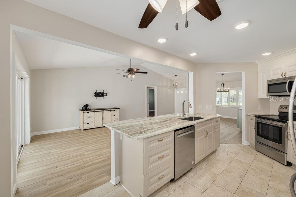 Image 13 of 38 For 2162 Cypress Point Drive N