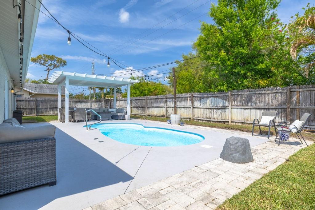 Image 31 of 38 For 2162 Cypress Point Drive N