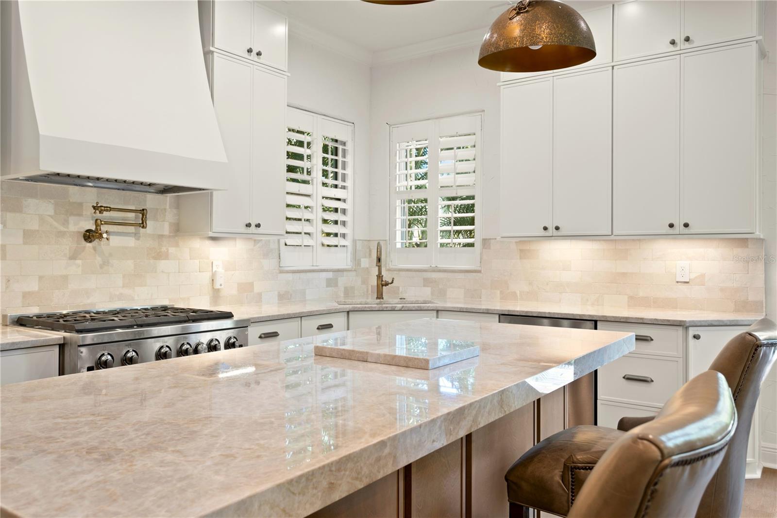 Listing photo id 8 for 2936 Knights Avenue B