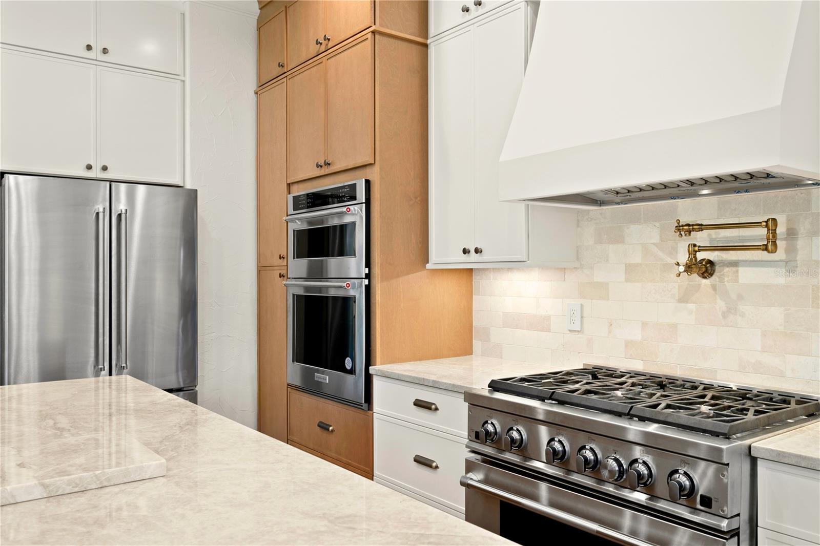 Listing photo id 10 for 2936 Knights Avenue B