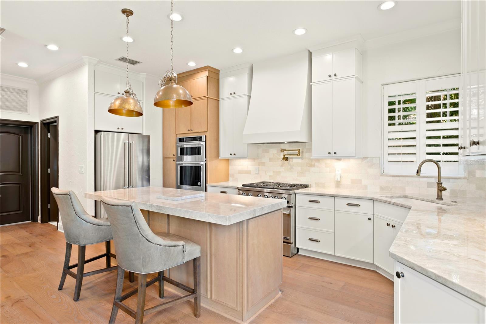 Listing photo id 11 for 2936 Knights Avenue B