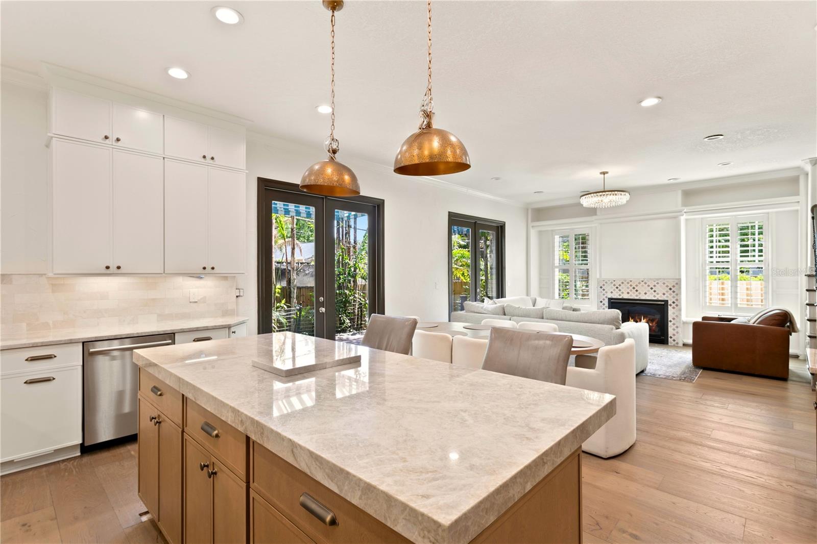 Listing photo id 12 for 2936 Knights Avenue B