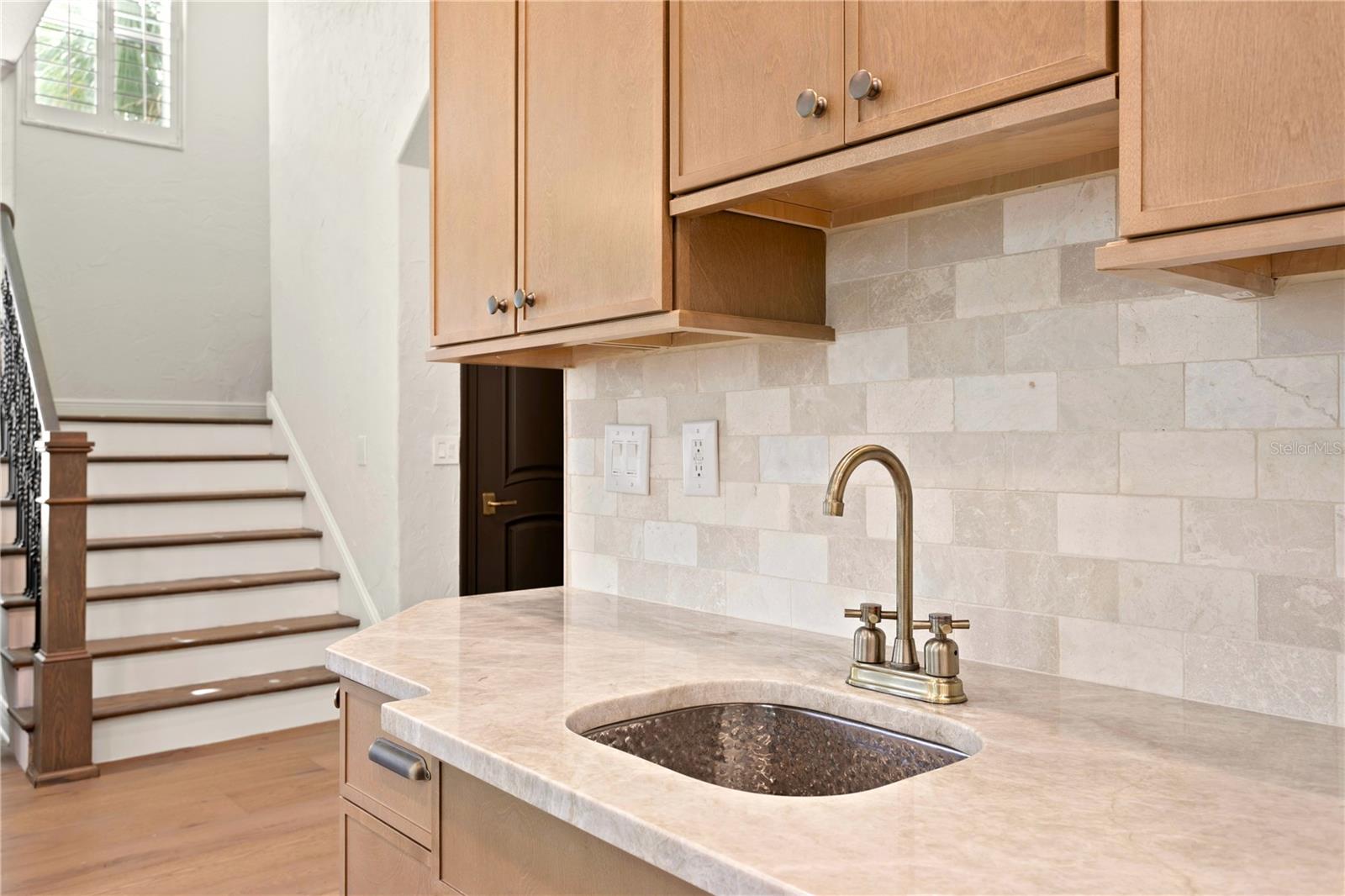 Listing photo id 14 for 2936 Knights Avenue B