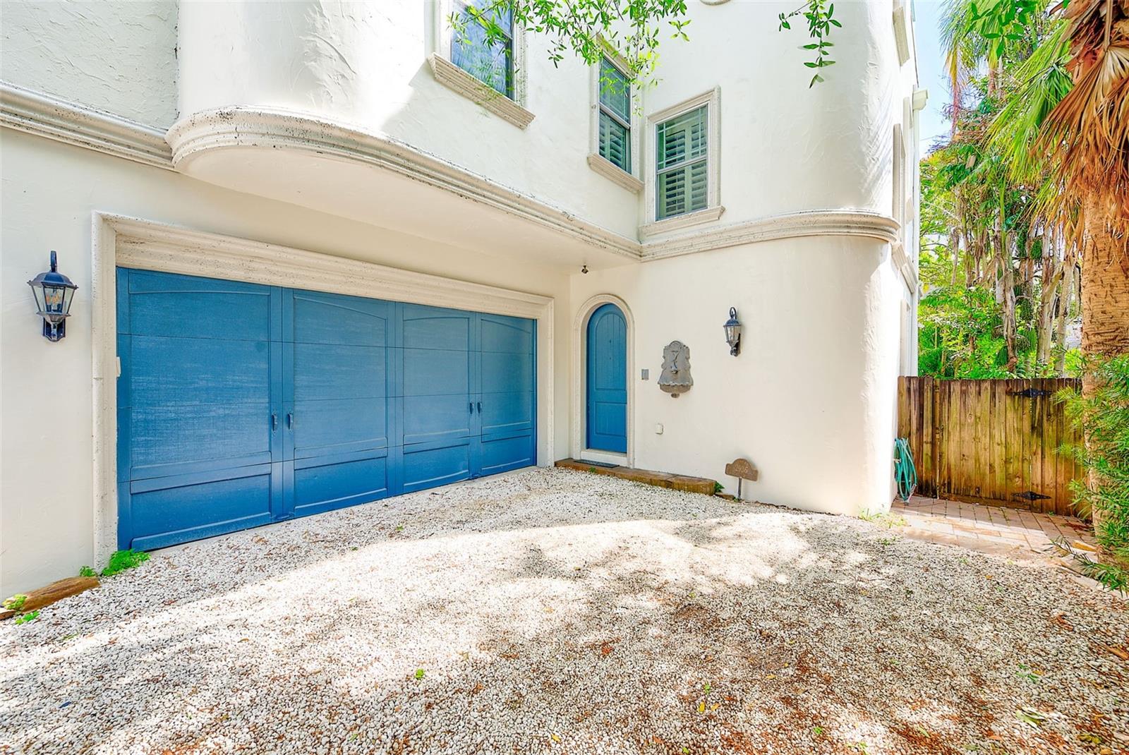 Listing photo id 0 for 2936 Knights Avenue B