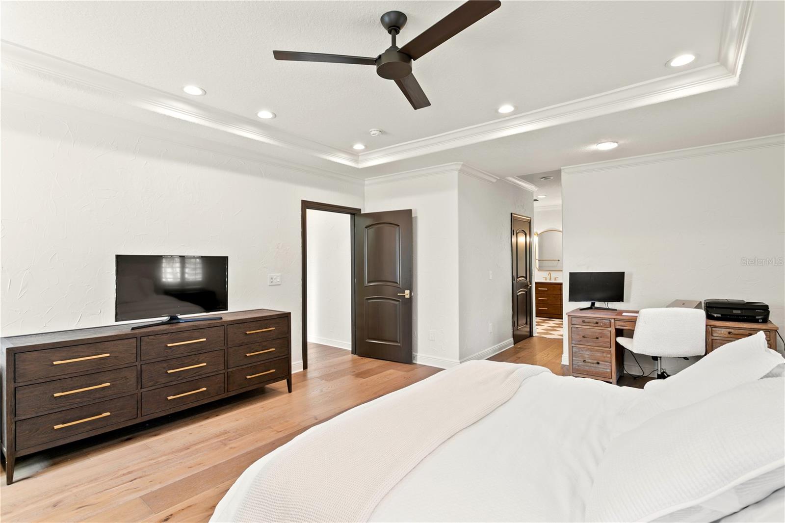 Listing photo id 19 for 2936 Knights Avenue B