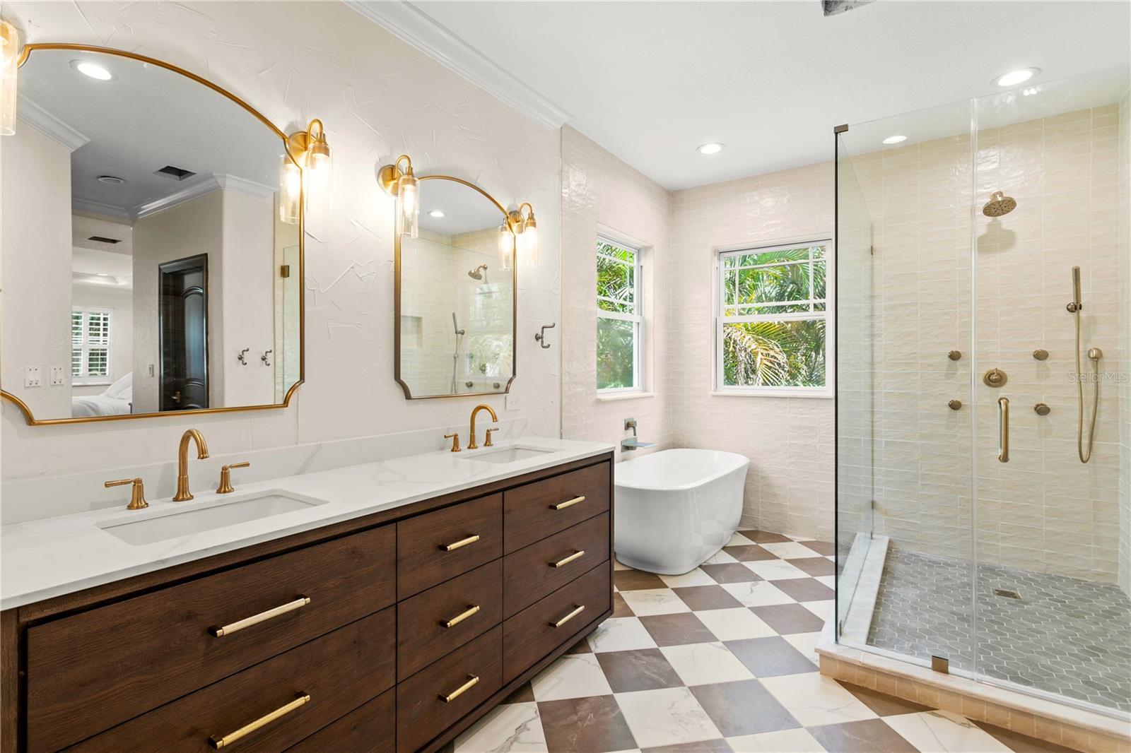 Listing photo id 20 for 2936 Knights Avenue B