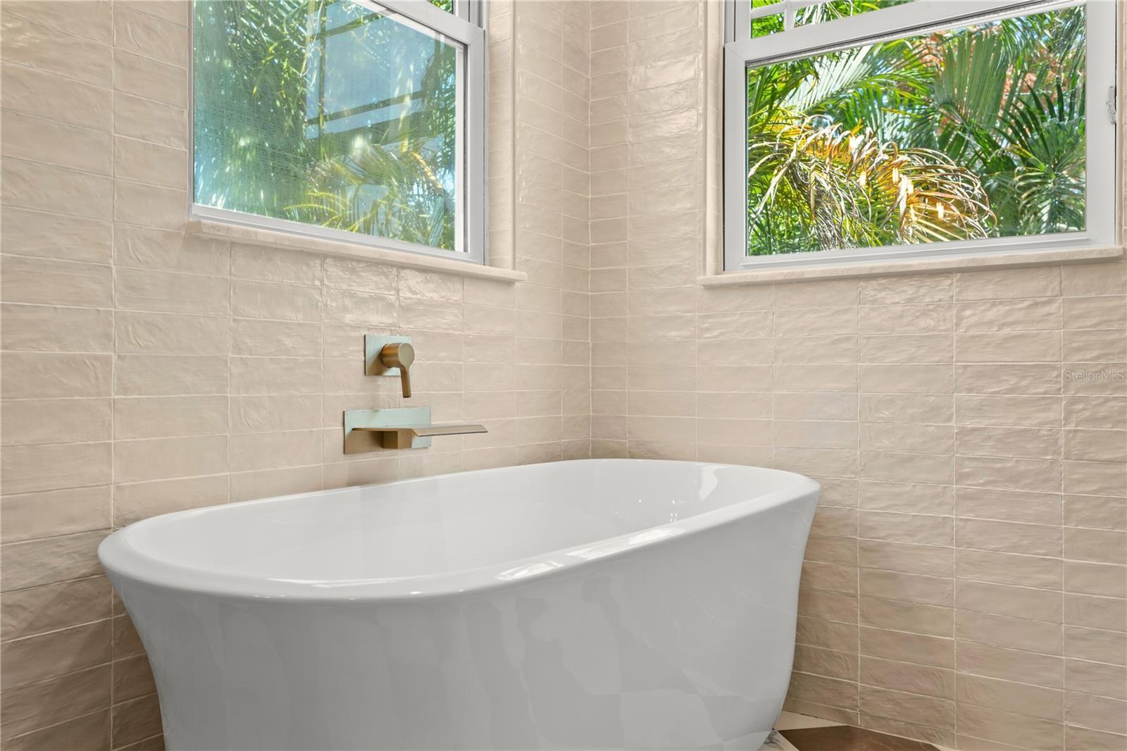 Listing photo id 23 for 2936 Knights Avenue B