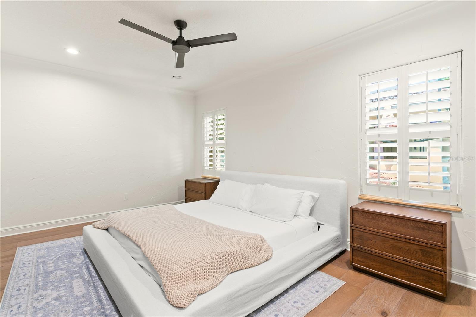 Listing photo id 24 for 2936 Knights Avenue B