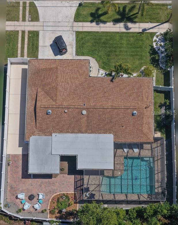 Listing photo id 25 for 140 Highland Avenue