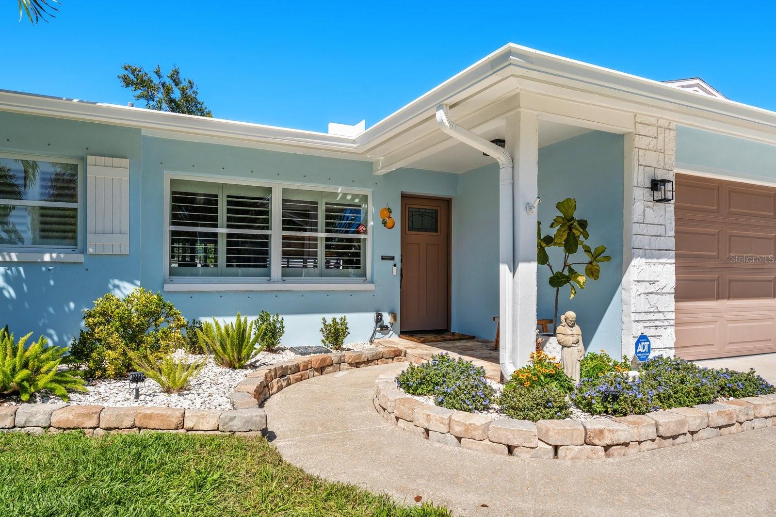 Listing photo id 1 for 140 Highland Avenue