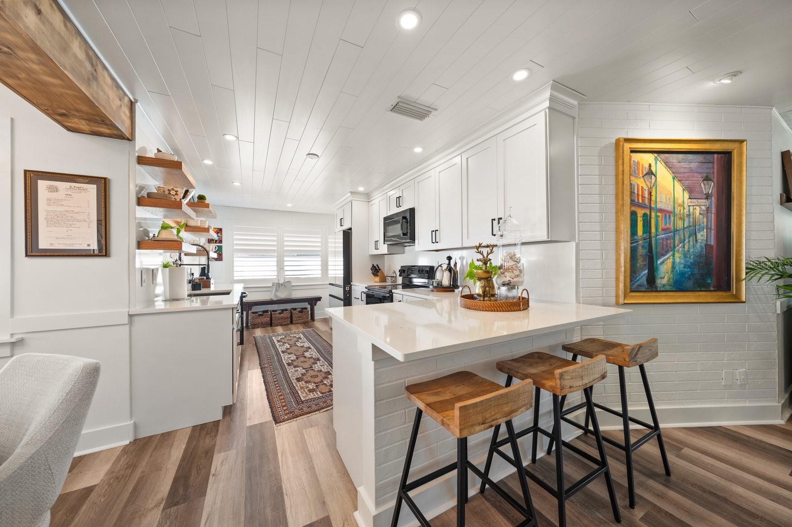 Listing photo id 4 for 140 Highland Avenue