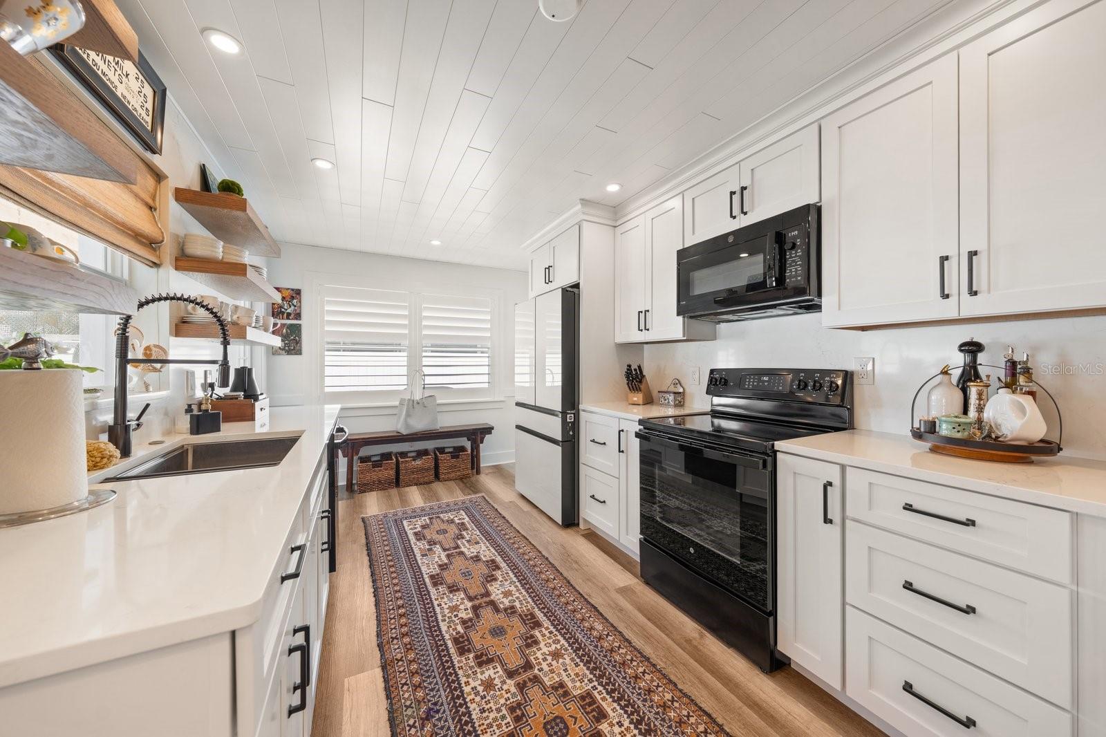 Listing photo id 5 for 140 Highland Avenue