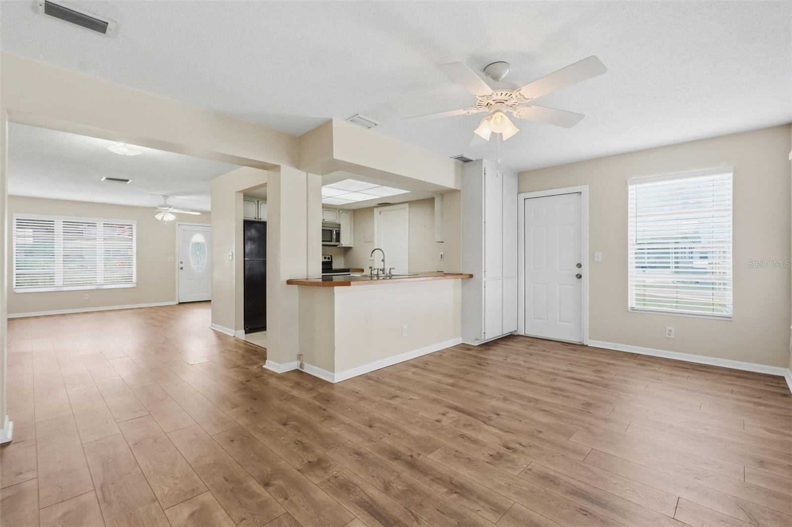 Image 17 of 39 For 9501 45th Way N