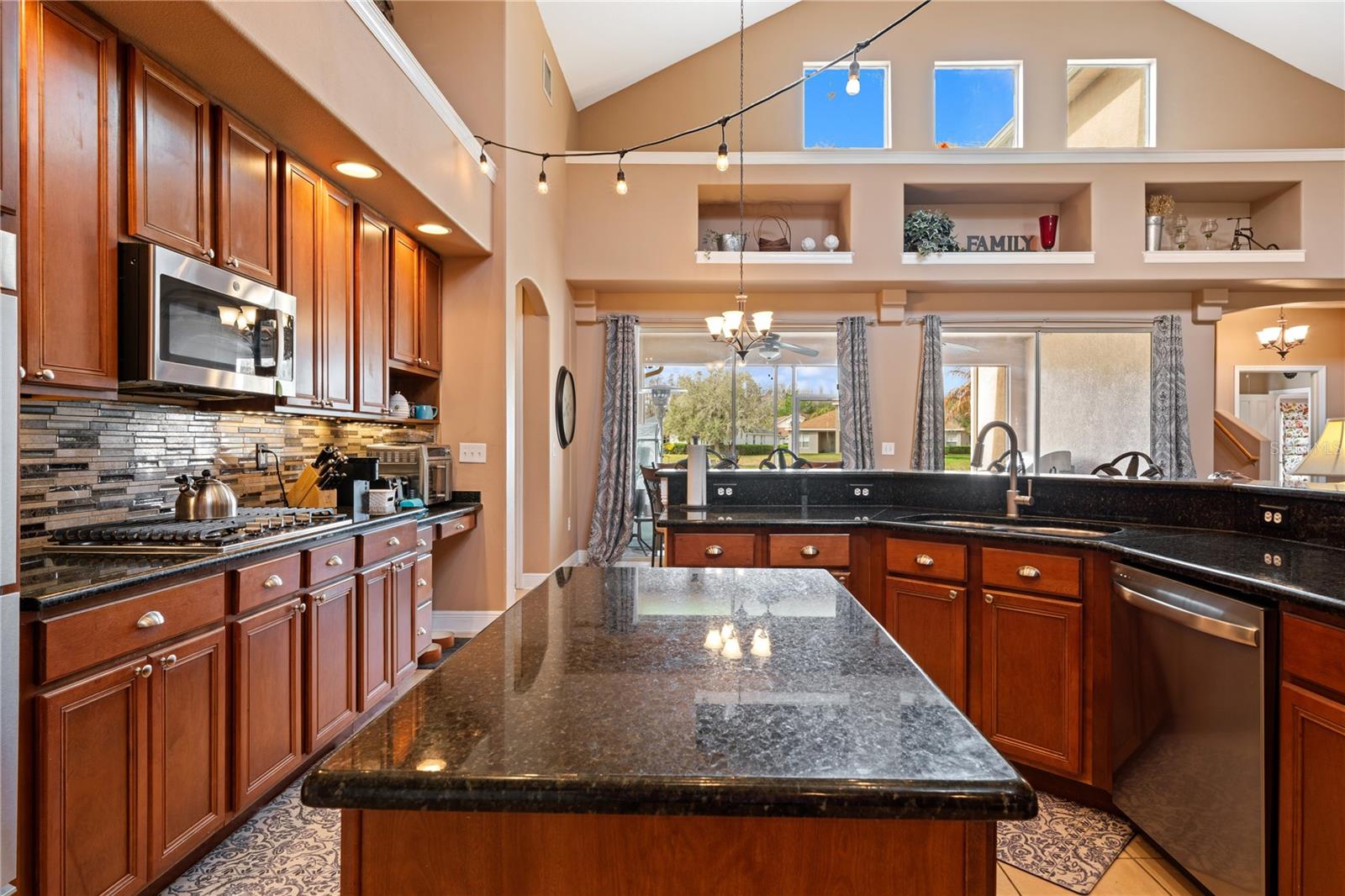 Image 14 of 66 For 1615 Beaconsfield Drive