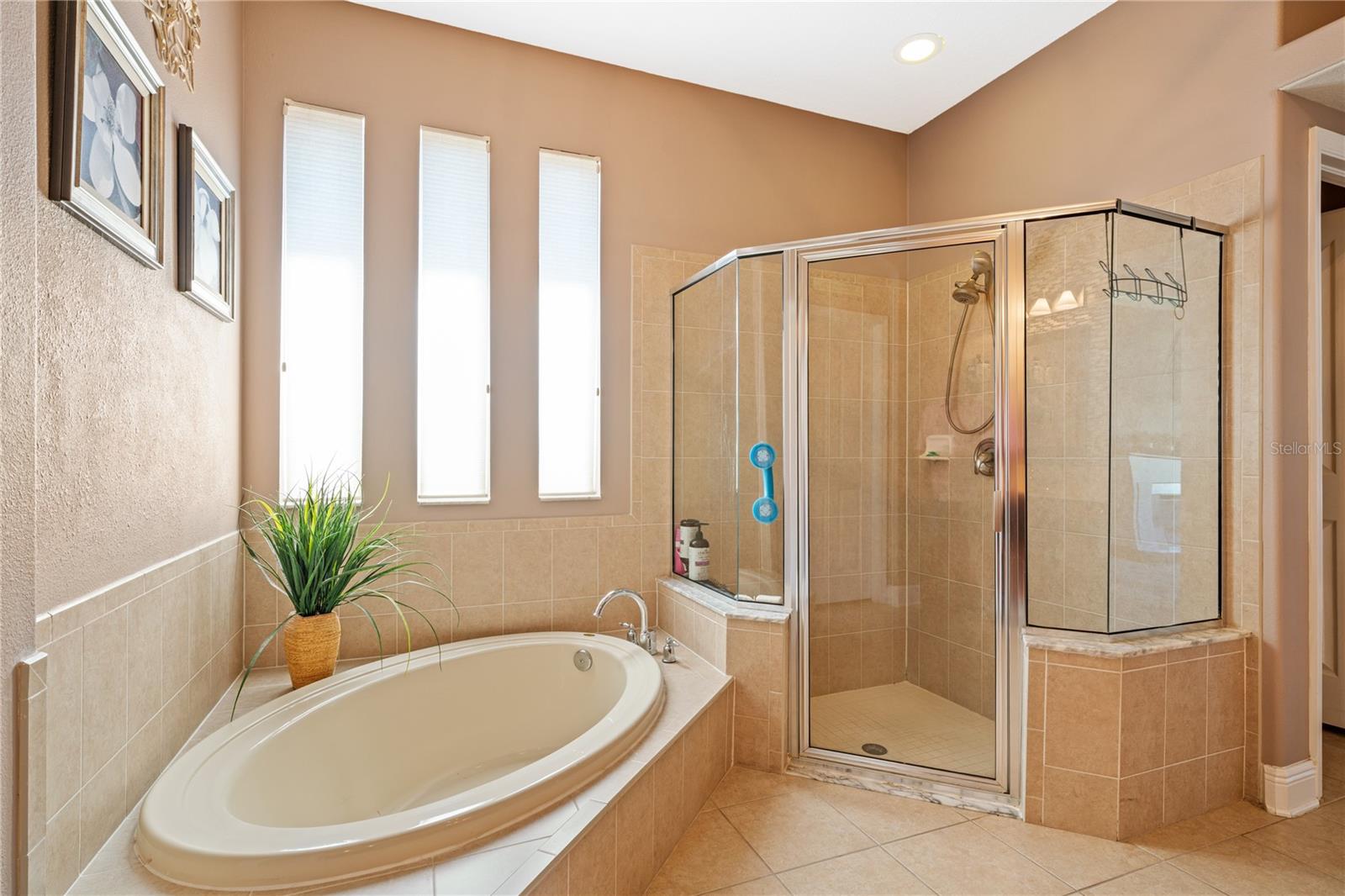 Image 33 of 66 For 1615 Beaconsfield Drive