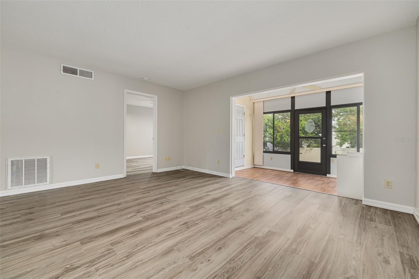 Image 9 of 31 For 3590 Magnolia Ridge Circle C-1103