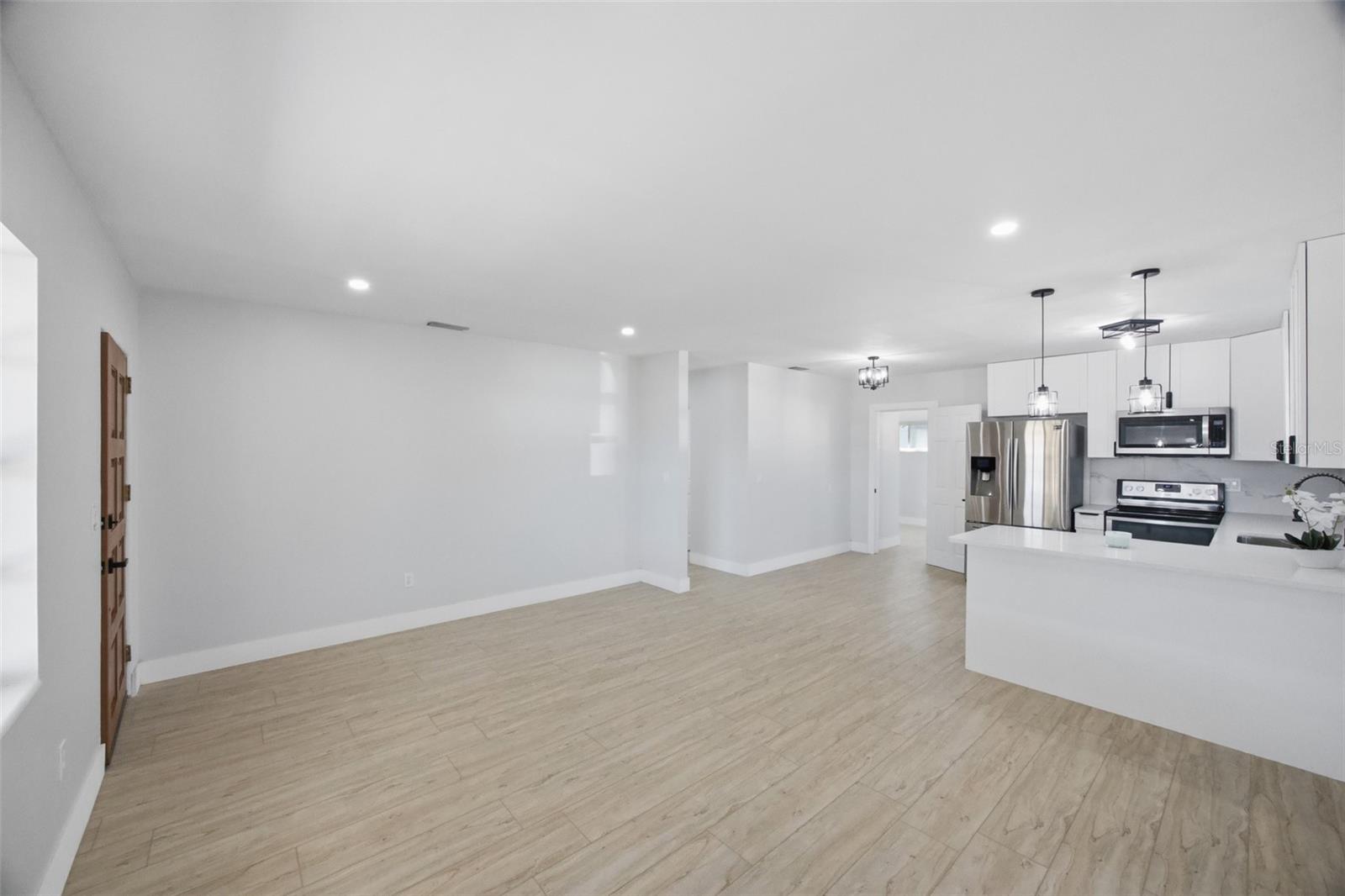 Image 11 of 27 For 6052 Central Avenue