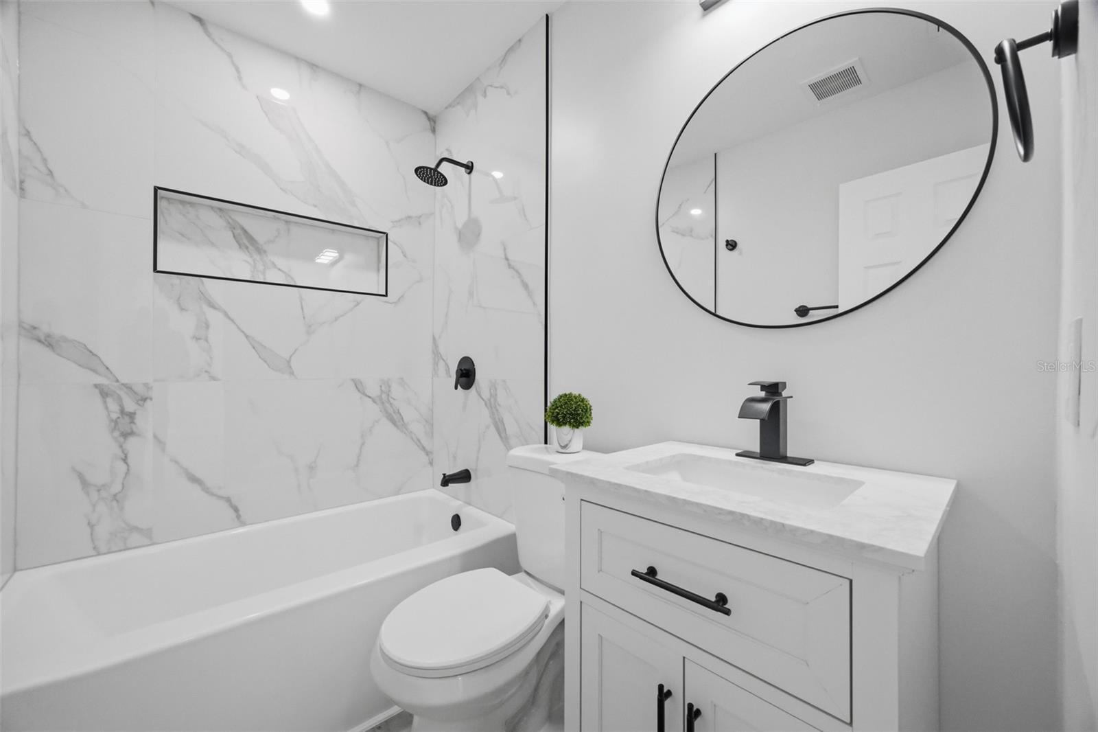 Image 13 of 27 For 6052 Central Avenue