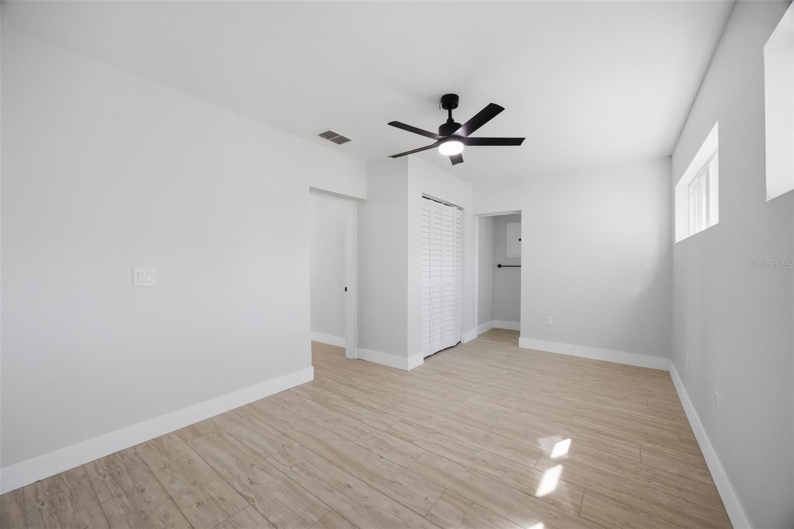 Image 19 of 27 For 6052 Central Avenue